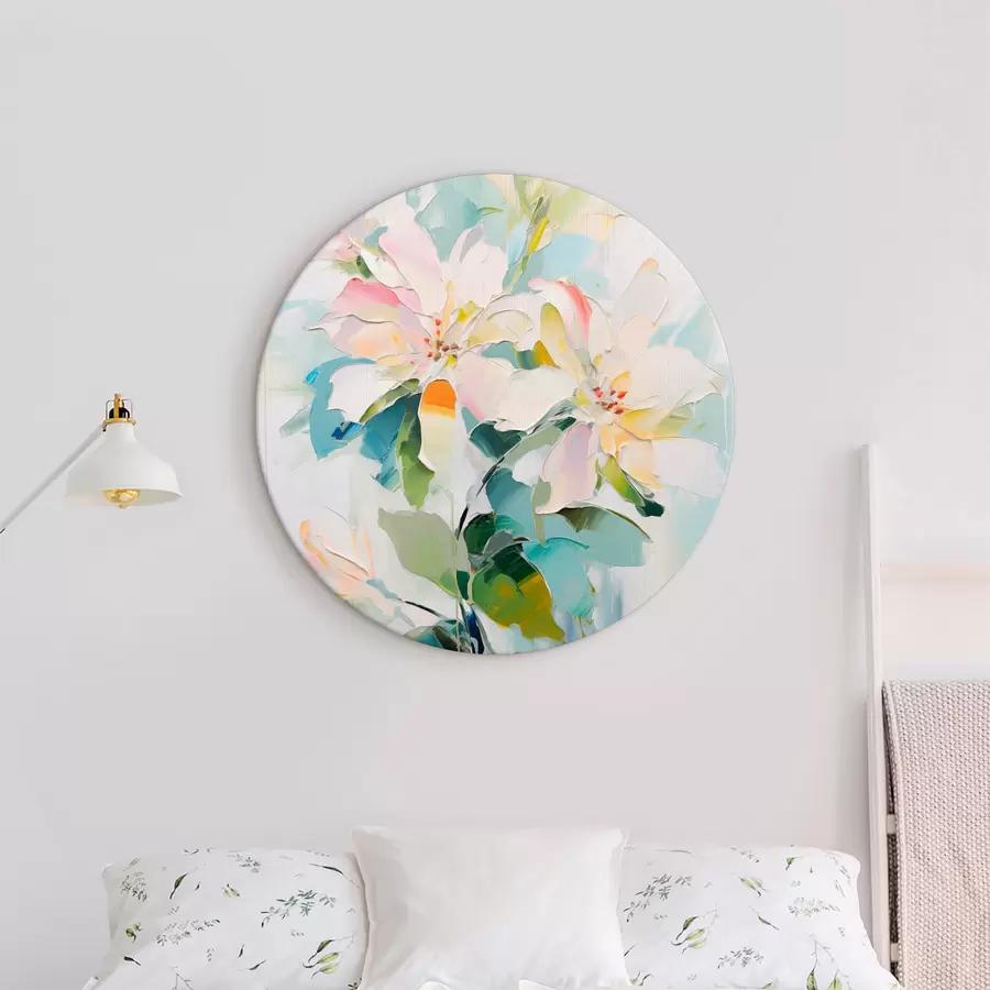 Pilt Värviliste aktsentidega lilled, rohelised lehed, pehmed pintslitõmbed õlimaalide jäljendused, helesinine taust r45549