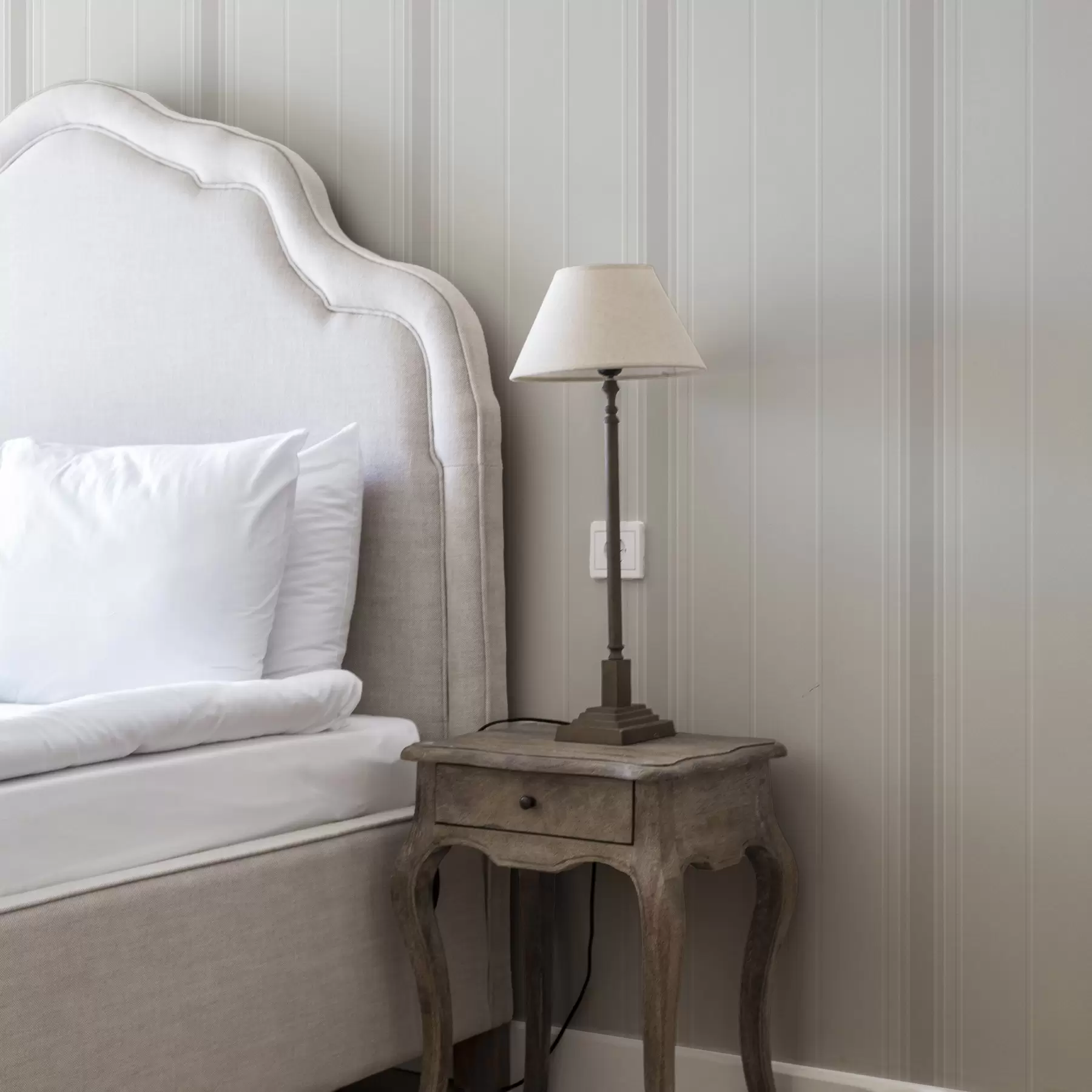 Fototapeedid Heledad beeži tooniga triibud laiade aktsentidega a00518