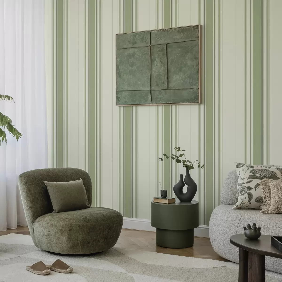 Tapeet Kreemvalge taustaga, millel on lai roheline keskne triip a00519