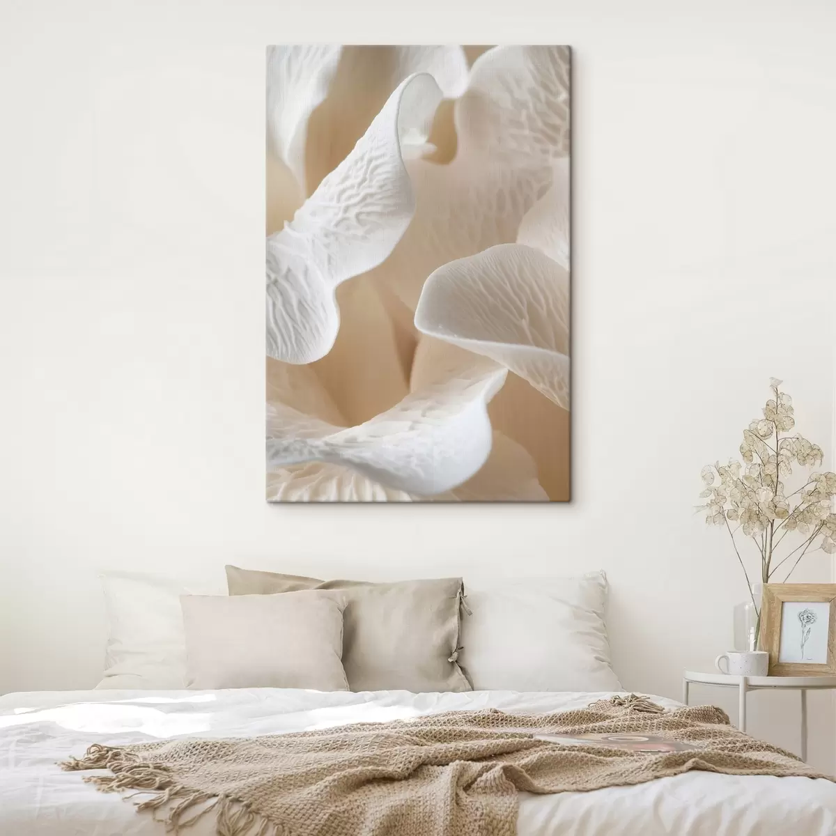 Pilt beezikarva toonides veenidega kroonlehed s45703