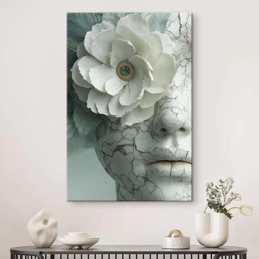 Pilt marmorist tüdruku nägu lillega s45709