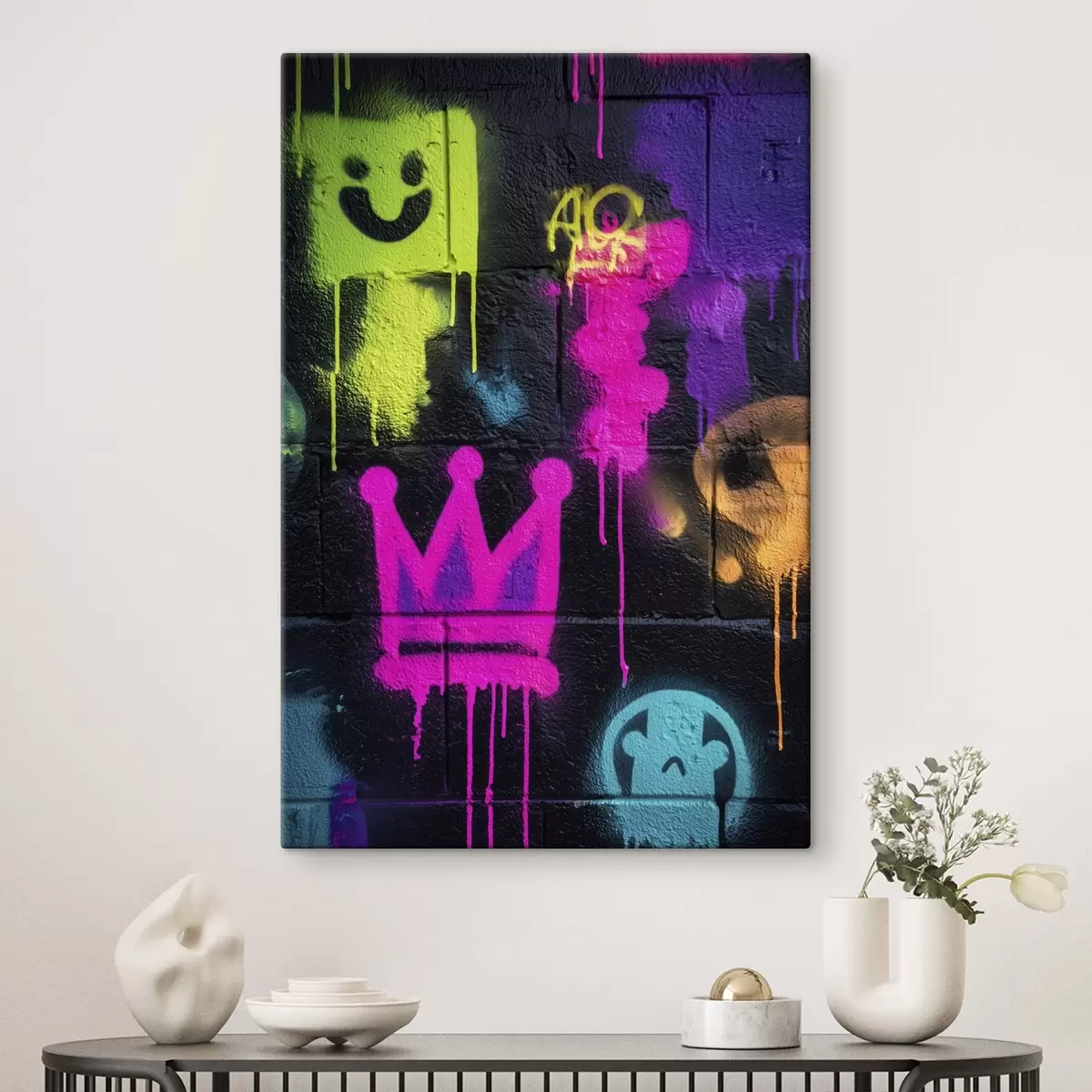 Pilt heledad tänavagrafitid tumedal taustal s45717