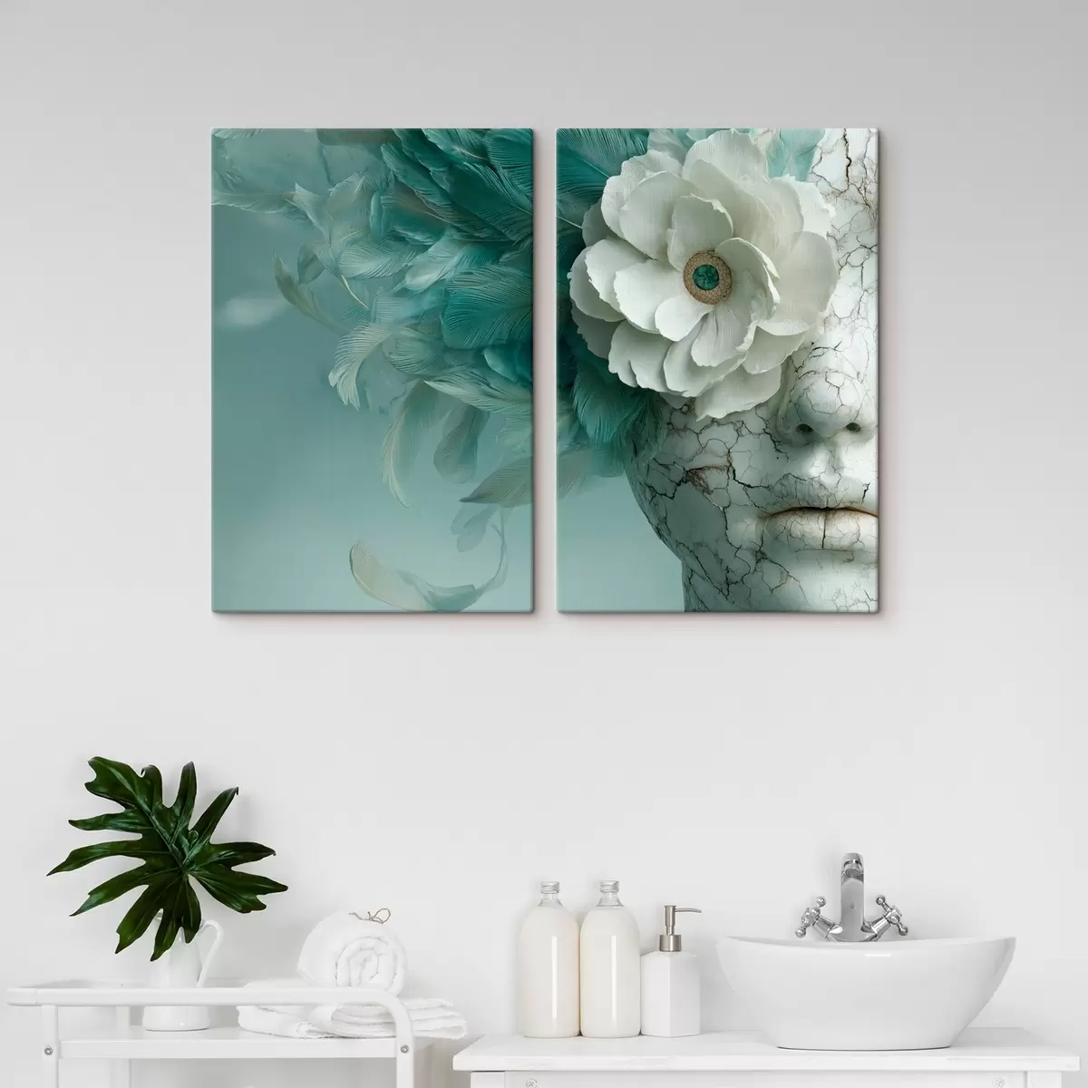 Pilt marmorist tüdruku nägu lillede ja sulgedega m00699