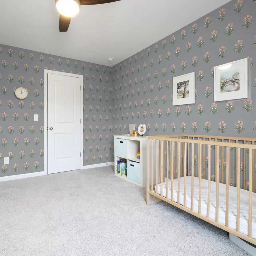 Fototapeedid Stiilseid lilli hallikassinisel taustal, soe värvipalett a00494