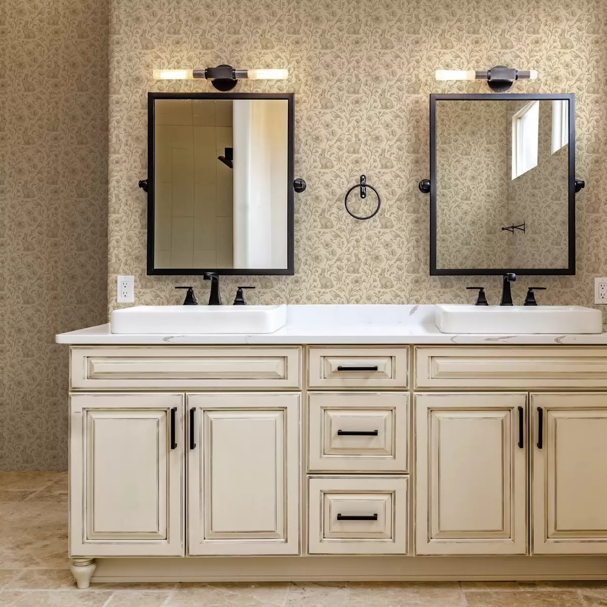 Tapeet Jänesed ja linnud lillemustriga a00571