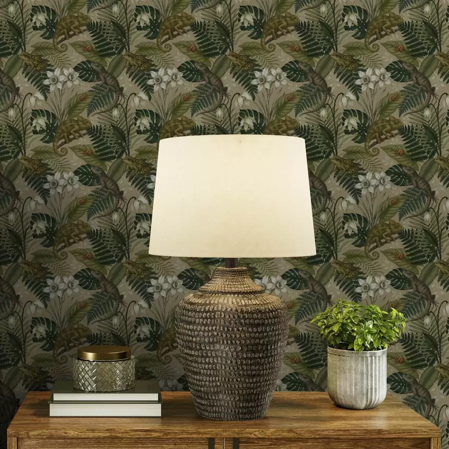 Fototapeedid Kameeleonid ja troopilised lehed, valged lilled, beež taust a00608