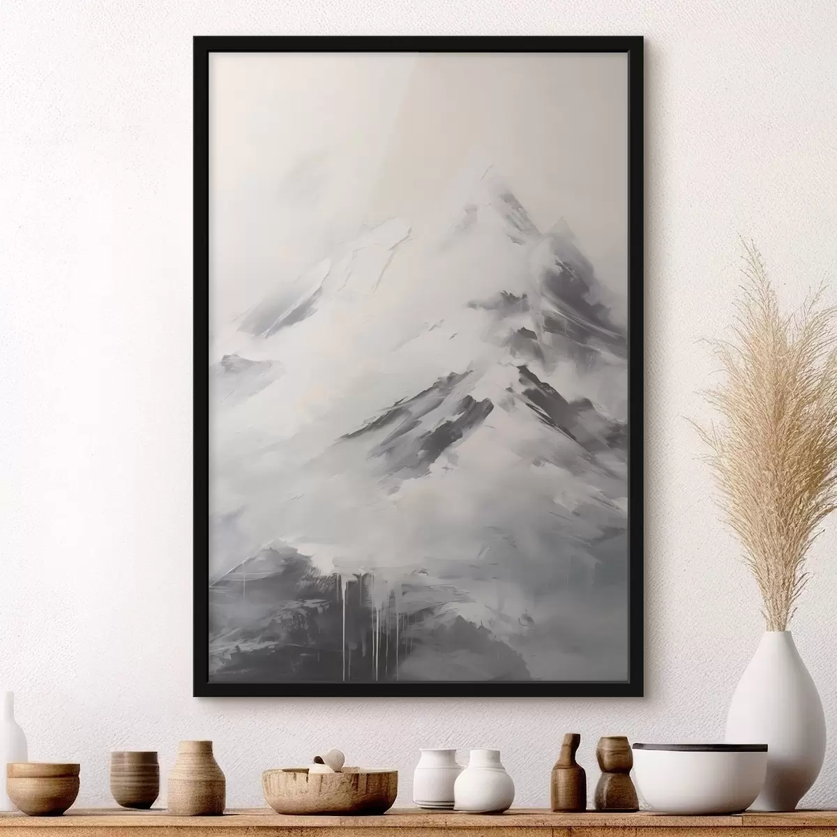 Plakat Lumised mäetipud hallide varjudega, hall taevas, pintslitõmbed, tekstuurne, minimalistlik f45932