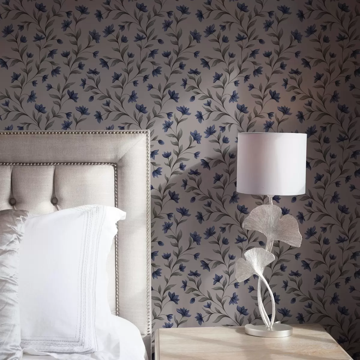 Tapeet Sinililled puudritoosade roosa taustal a00622v2