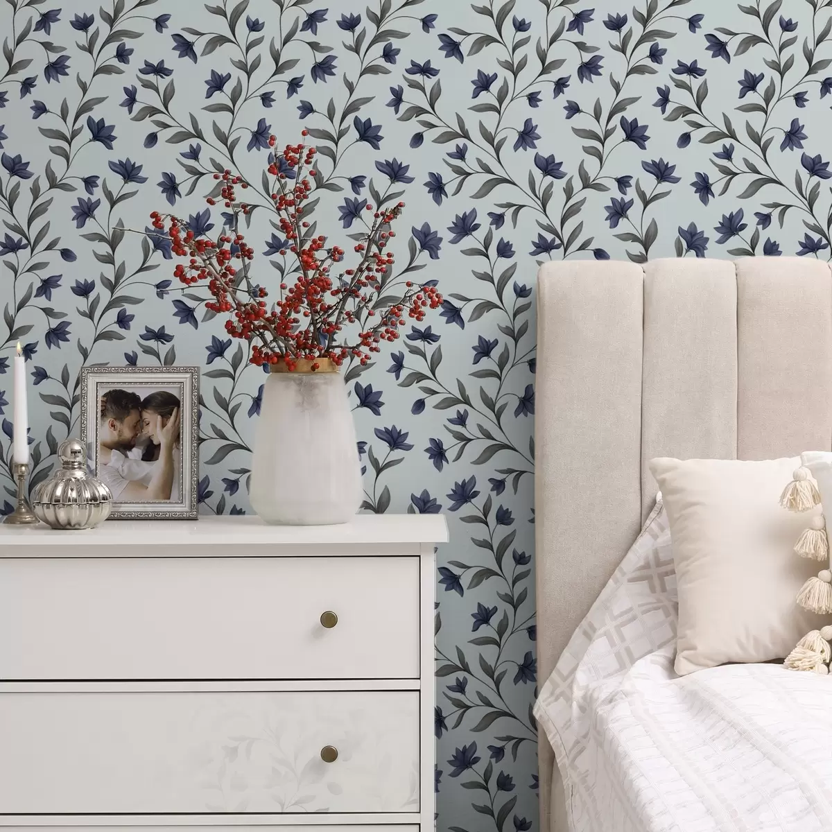 Tapeet Sinililled helesinisel taustal a00622v3