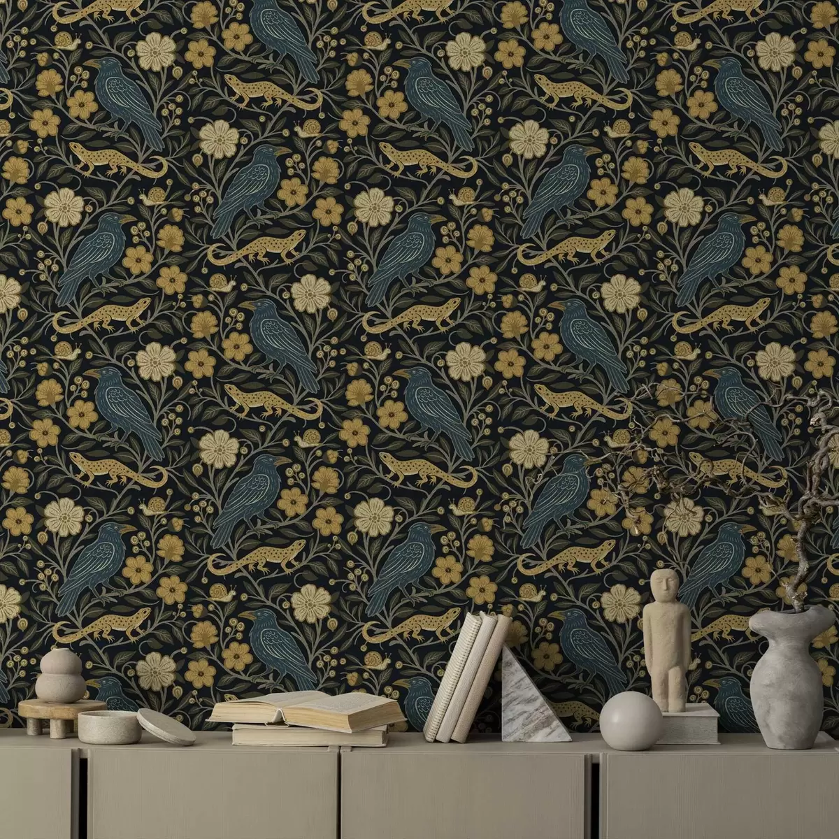 Tapeet Linnud, sisalikud ja teod lillede seas tumedal taustal a00691