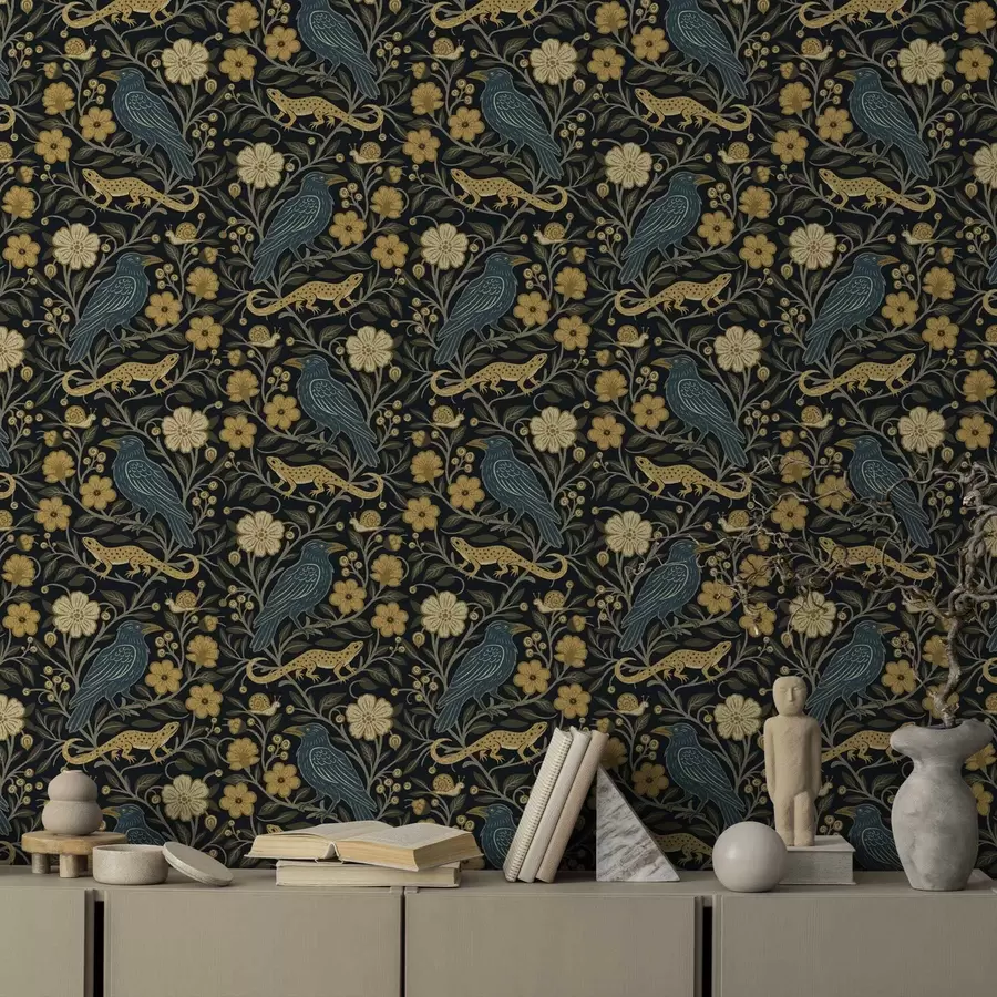 Fototapeedid Linnud, sisalikud ja teod lillede seas tumedal taustal a00691