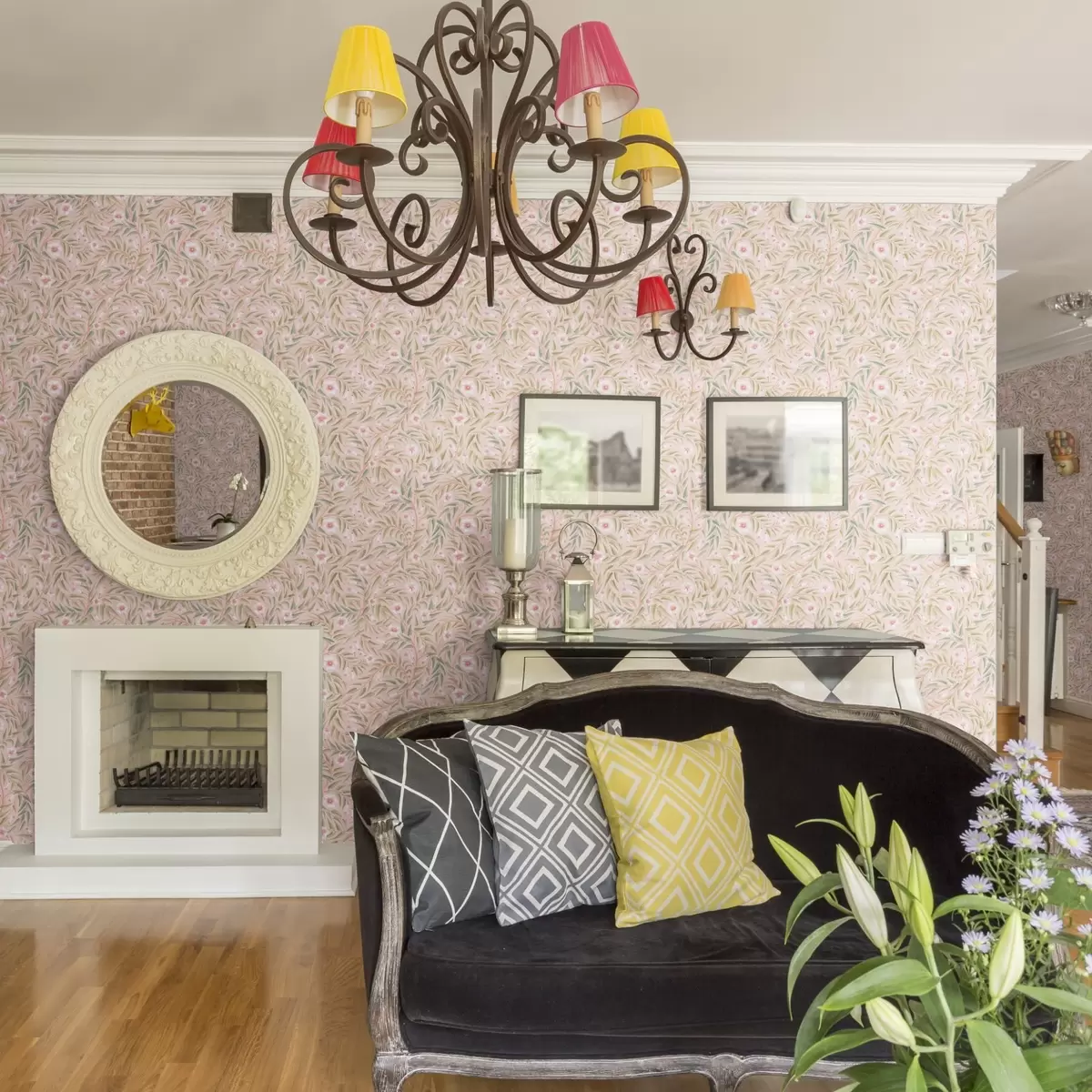 Tapeet Õrnad roosad õied ja pehmed lehed pastellsel taustal a00788