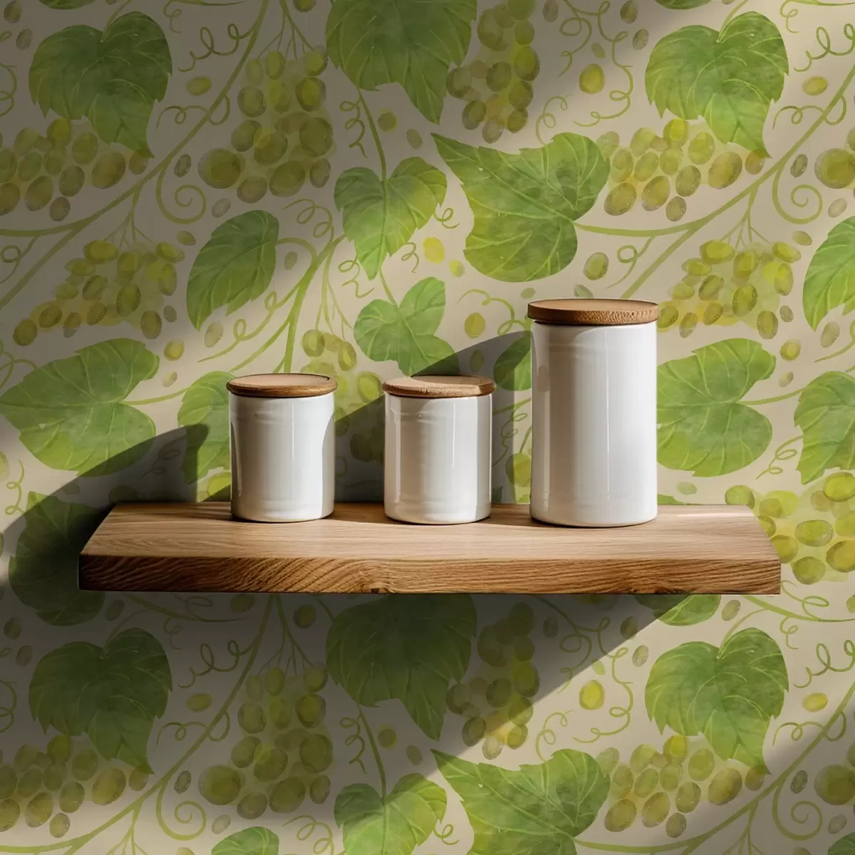 Tapeet Viinamarjad ja rohelised lehed heledal taustal a00834