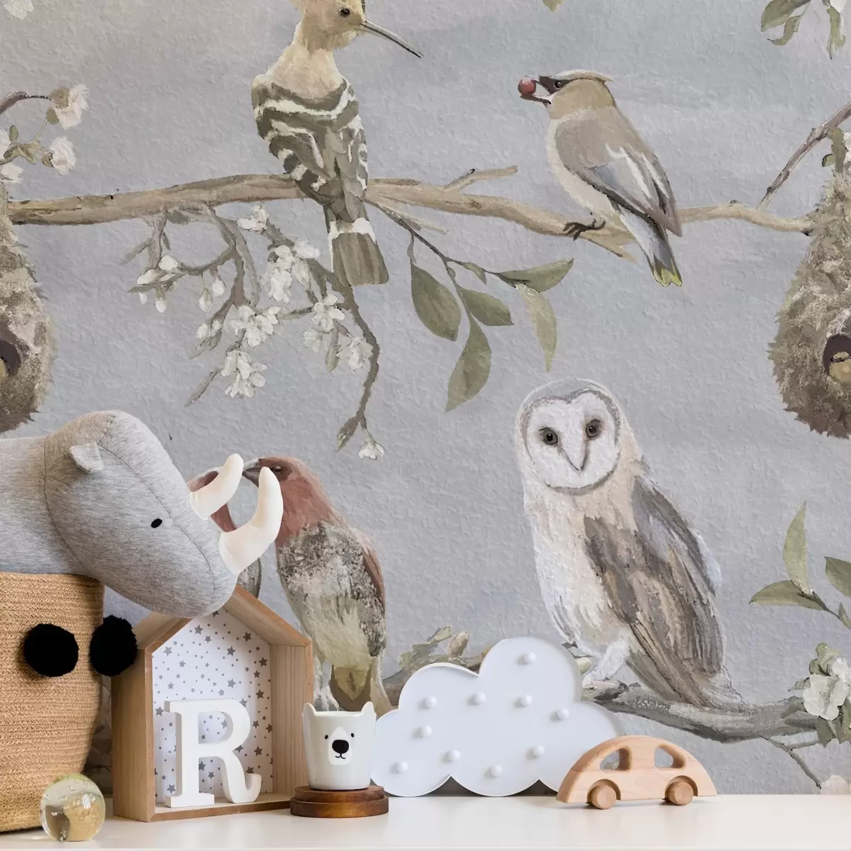 Tapeet Linnud okstel lilledega hallil taustal a00738