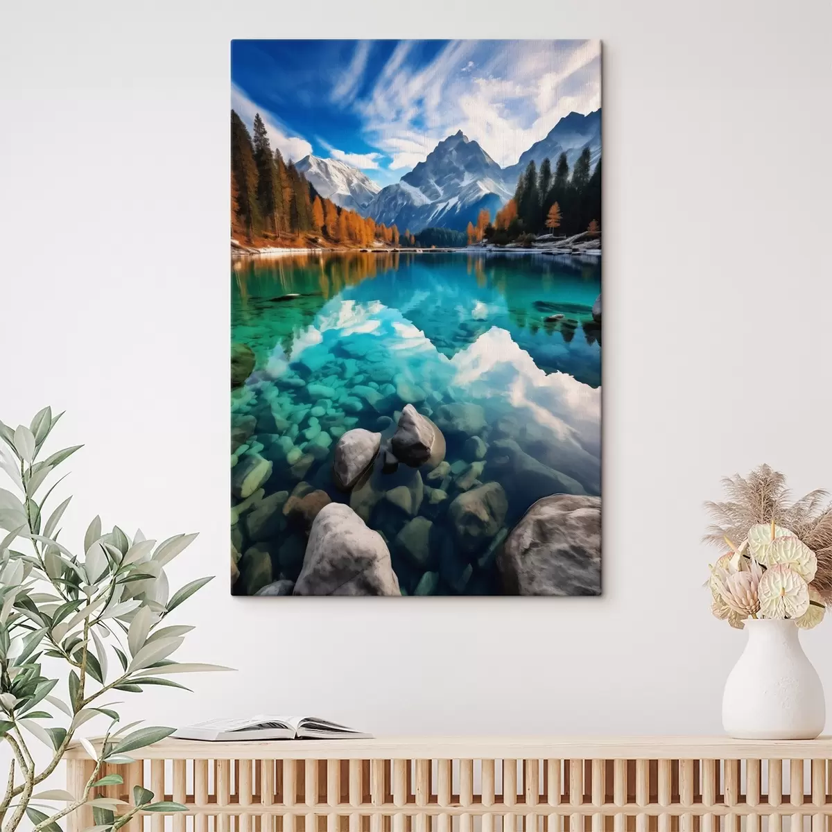 Pilt Mägijärv türkiissinise veega ja sügiseste lehtpuudega s46517