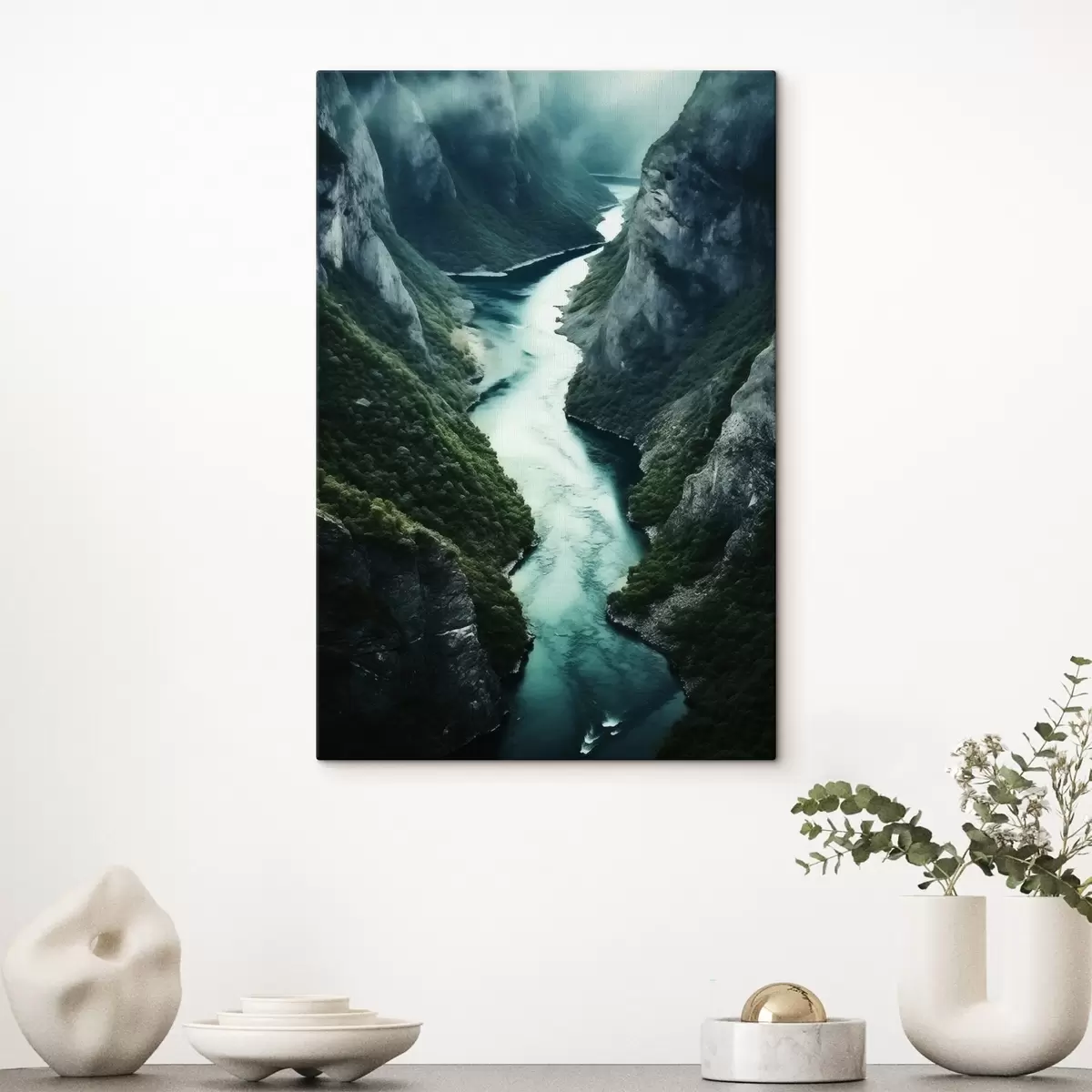 Pilt Kitsas kuristik, millest ülevalt voolab türkiissinine vesi s46522