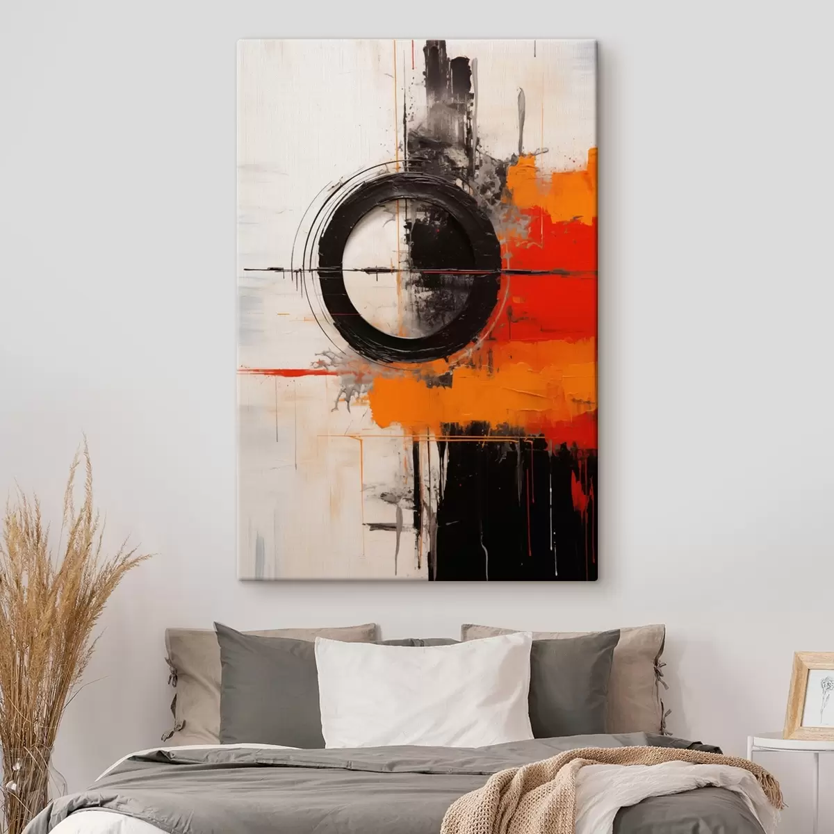 Pilt Must ring valgel taustal, oranžid jooned ja pritsmed s46549