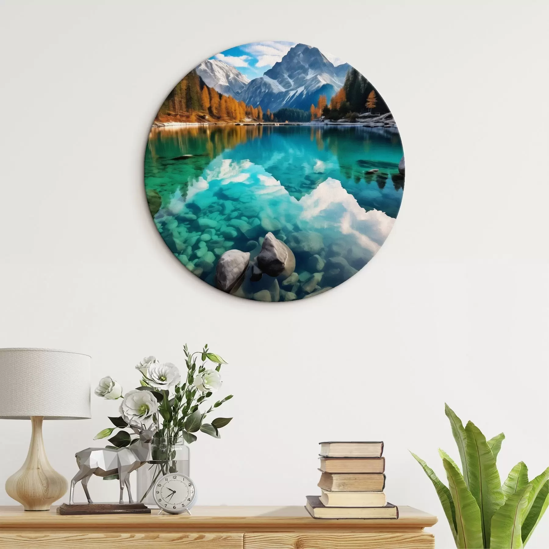 Pilt Mägijärv türkiissinise veega ja sügiseste lehtpuudega r46517