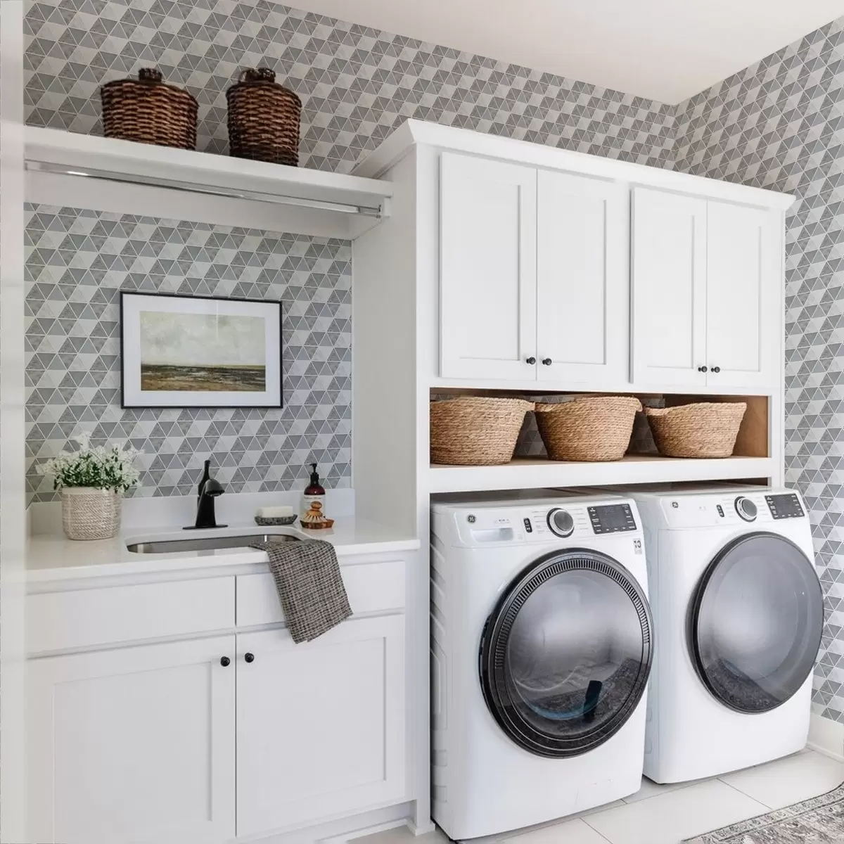 Tapeet Kolmnurkgeomeetria jahedates sinakashallides toonides a00917v1