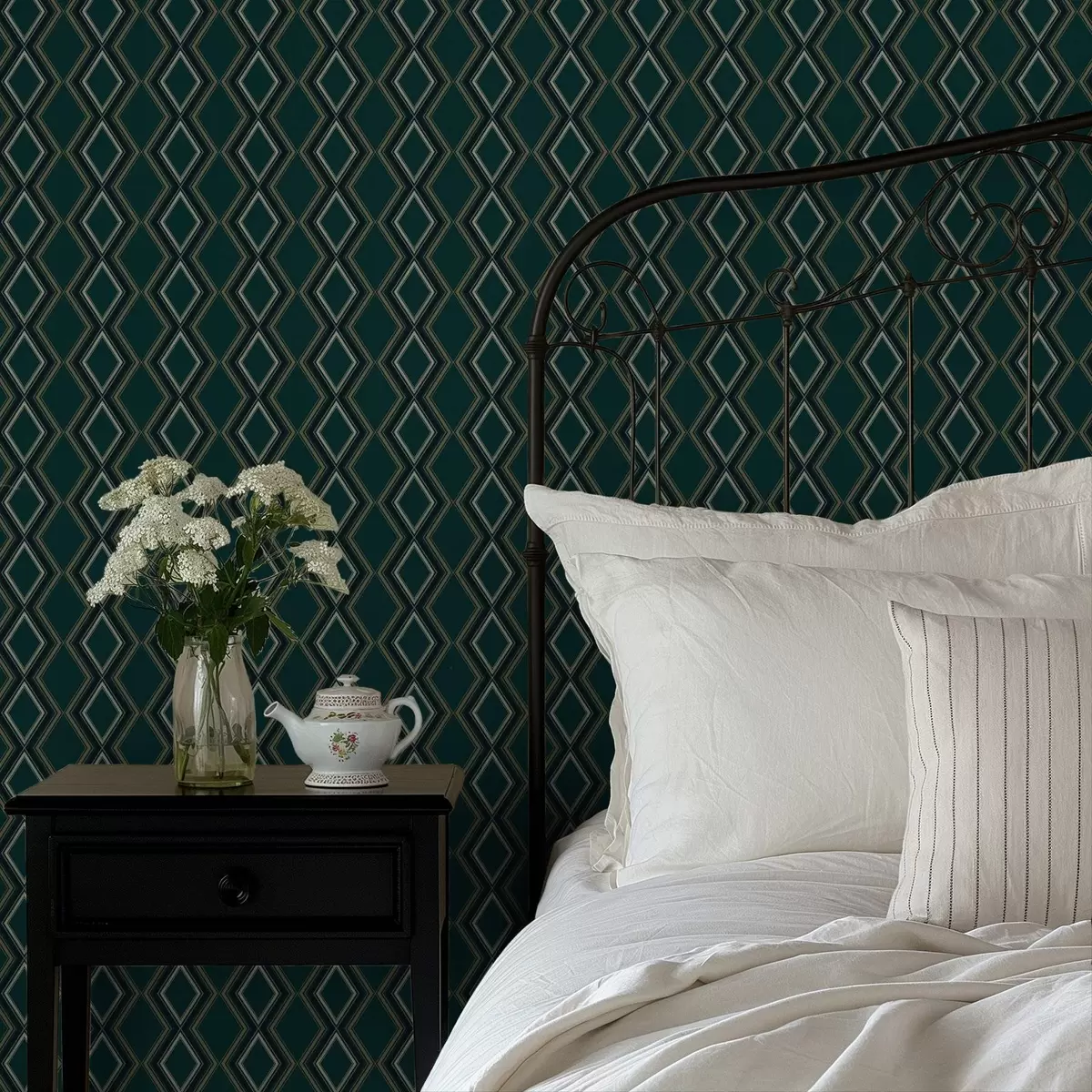 Tapeet Tume sinakasroheline taust vertikaalsete rombide ridadega a00976