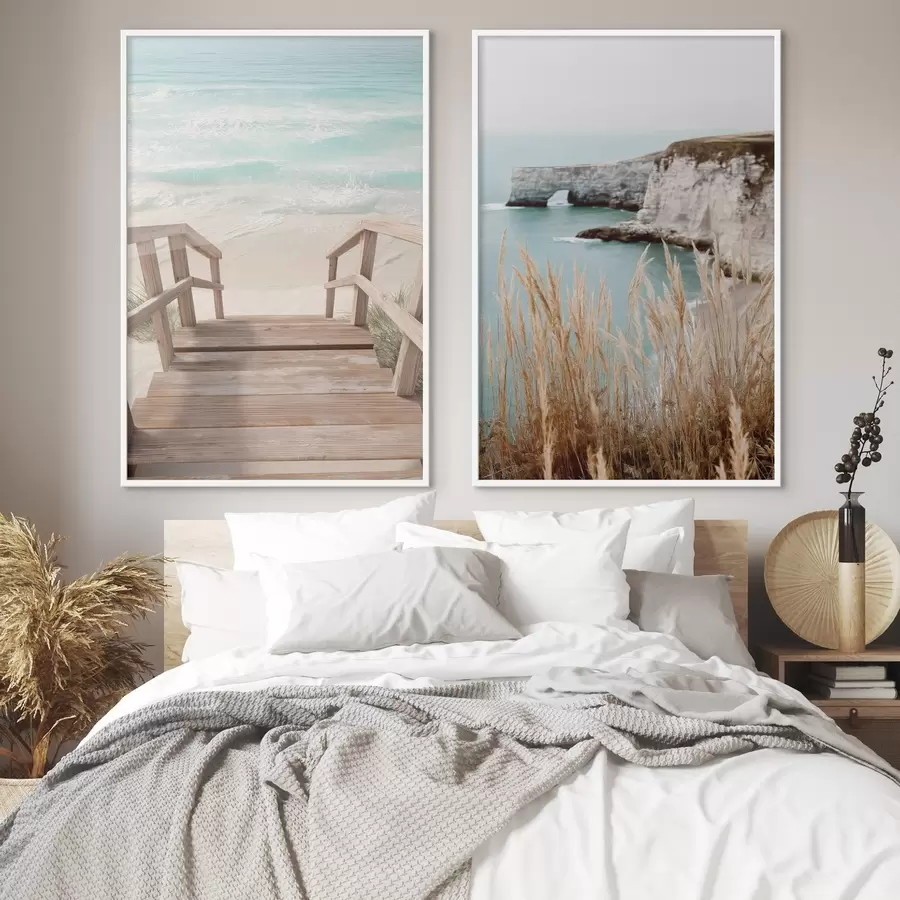 Fototapeedid Rannikukallakud ja kuiv rohi türkiissinise mere ääres d00875