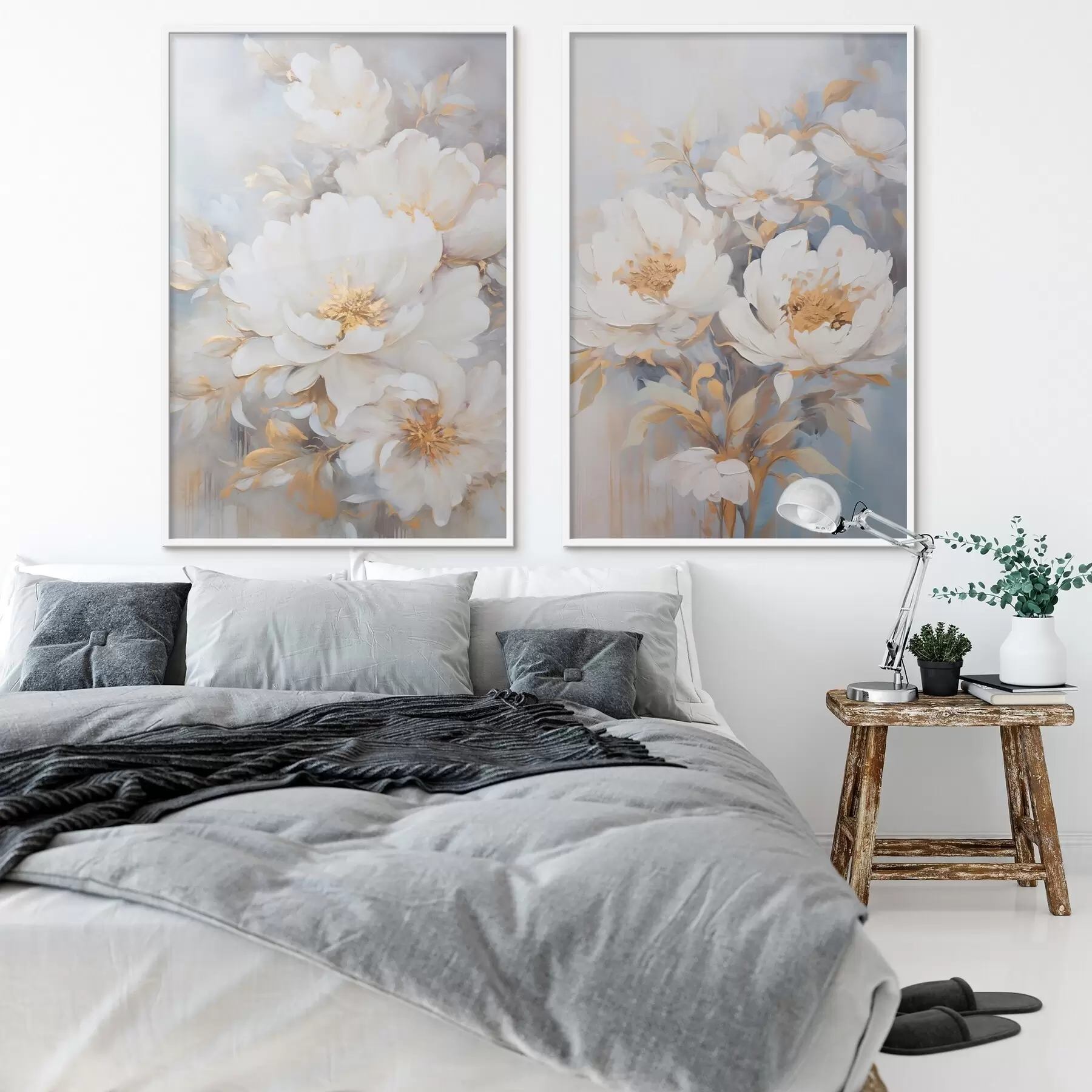 Fototapeedid Valged pioonid kollase südamikuga ja lehtedega, pehmed pintslitõmbed, helesinine taust, lillekompositsioon d00878