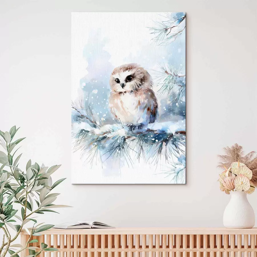 Pilt akvarellistiilis armas öökull lumega kaetud männipuu oksal s47115