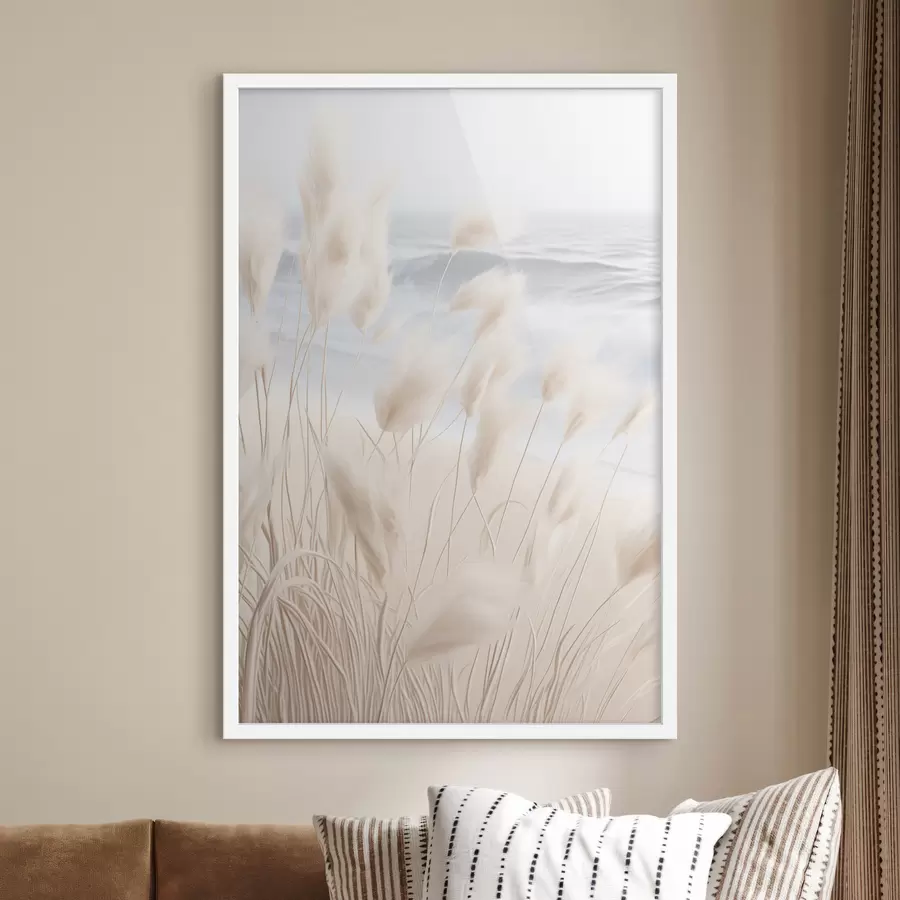 Fototapeedid Esiplaanil pikk, sulgkerge pampasrohi pehmetes beežides toonides, taustal liivane rand. f47432