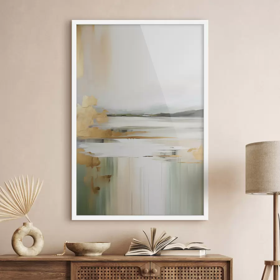 Fototapeedid Abstraktne maastik kollaste ja roheliste toonidega, vesi peegeldab taevast ja kauguses asuvaid mägesid, kahvatu, udune taevas f47438