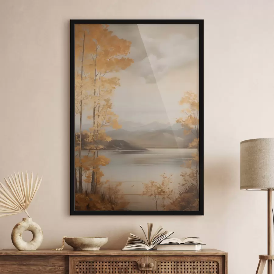 Fototapeedid Sügisene tekstuuriga puud oranžide lehtedega raamivad rahulikku järve kauguses asuvate mägedega pilvise taeva all. f47441