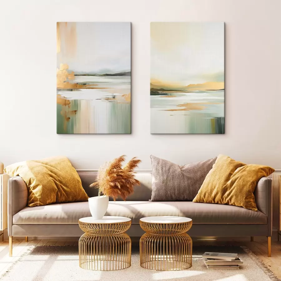 Pilt Abstraktne maastik kollaste ja roheliste toonidega, vesi peegeldab taevast ja kauguses asuvaid mägesid, kahvatu, udune taevas m01245