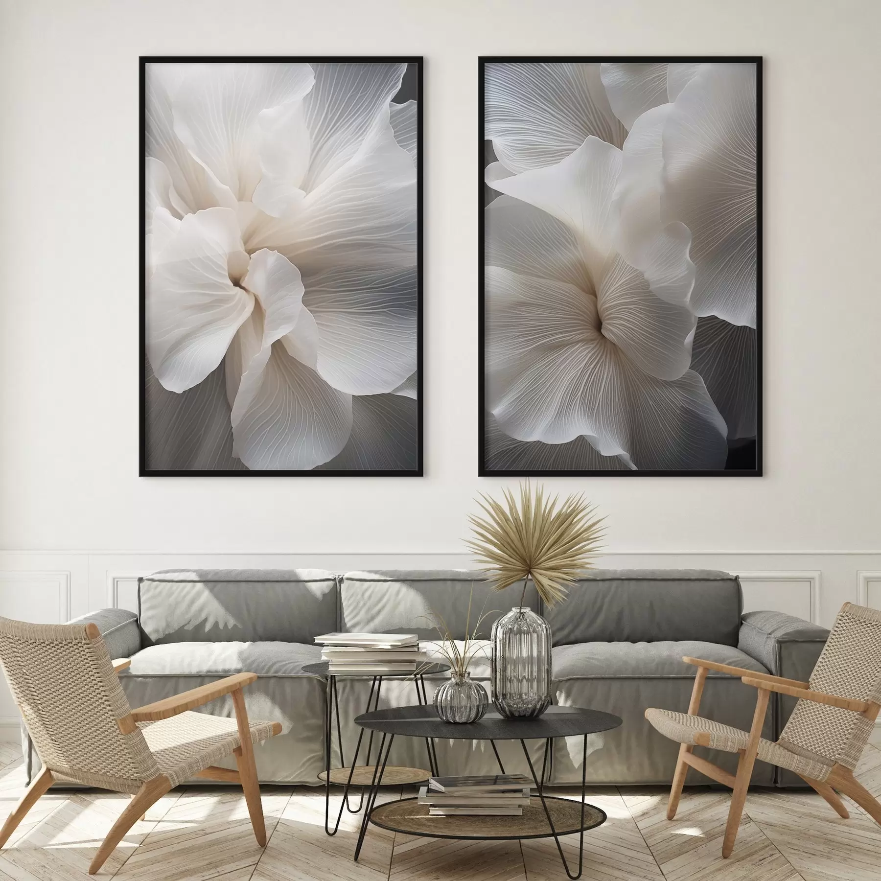 Fototapeedid Lähedalt võetud foto õrnade abstraktsete valgetest õielehtedest, millel on keerulised jooned ja ähmane tume taust. d01117