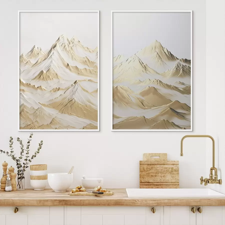 Fototapeedid Kollane maastik, lumiste mäetippude ja sügavate orgudega heleda taeva all d01236