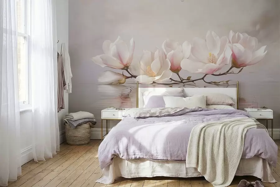 Fototapeedid Magnolia oks õitega rahuliku vee peegelduse kohal w05353v1