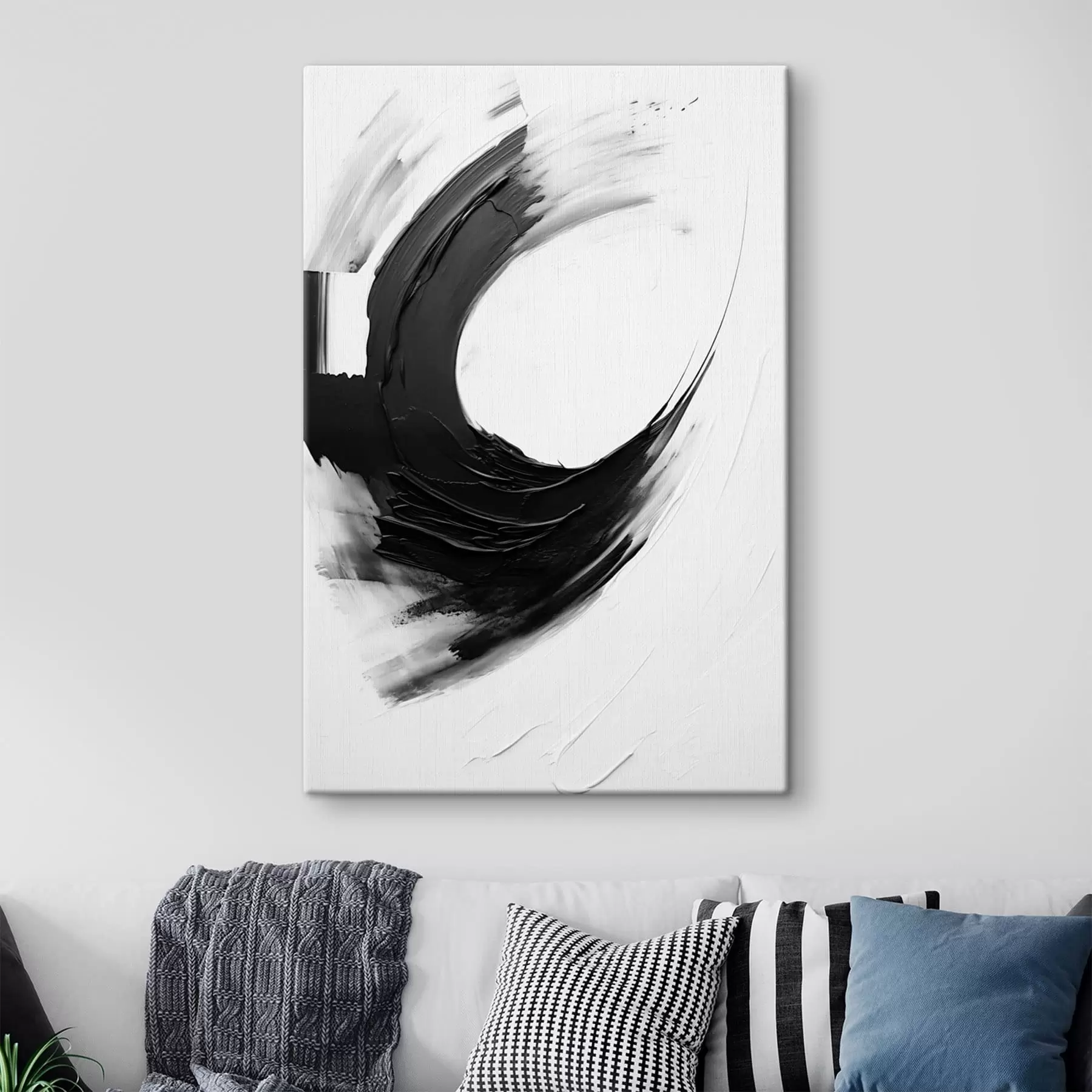 Fototapeedid Abstraktne must pintslitõmme heledal taustal s48340