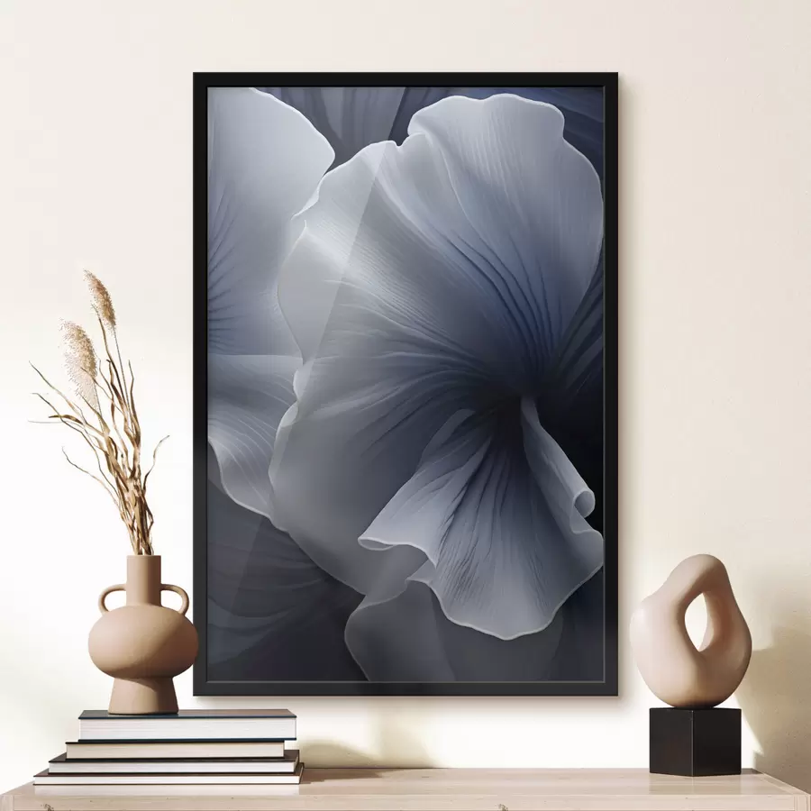 Fototapeedid Abstraktsed sinised ja valged õielehed tumedal taustal f48731