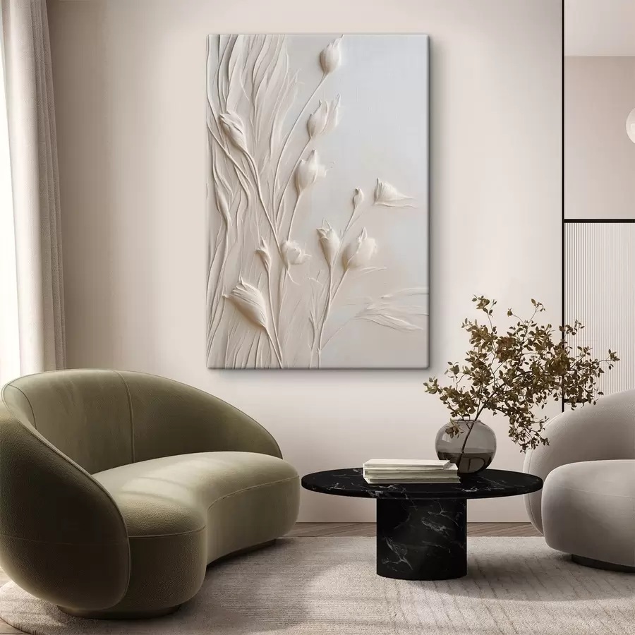 Pilt Valged lilled ja rohi heledal virsiku värvi taustal, minimalistlik kunst s50227