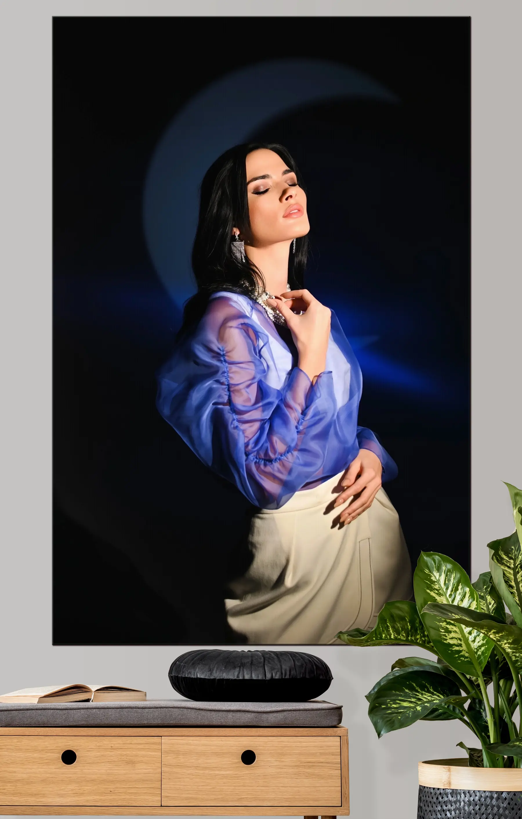 Pilt Juuksed, varrukad ja žest s33210