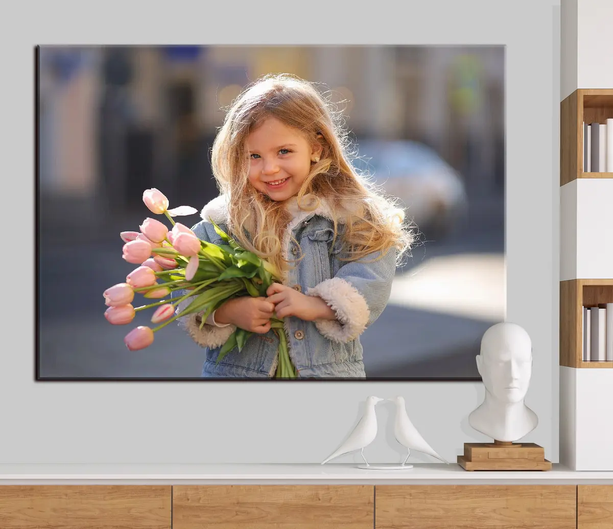 Pilt Naerata, istuta ja lille s33321