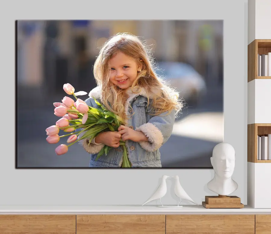 Pilt Naerata, istuta ja lille s33321