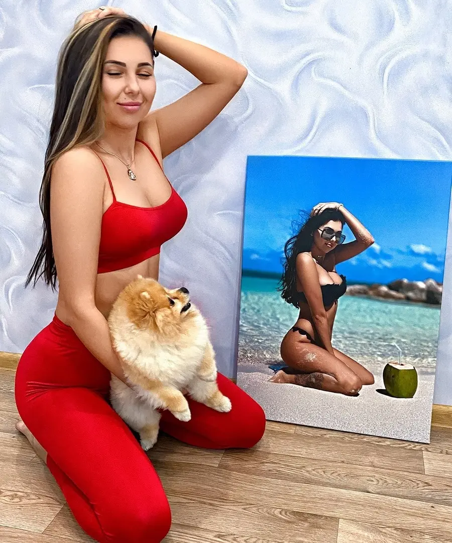 Pilt Kass, jalg ja naeratus s34697